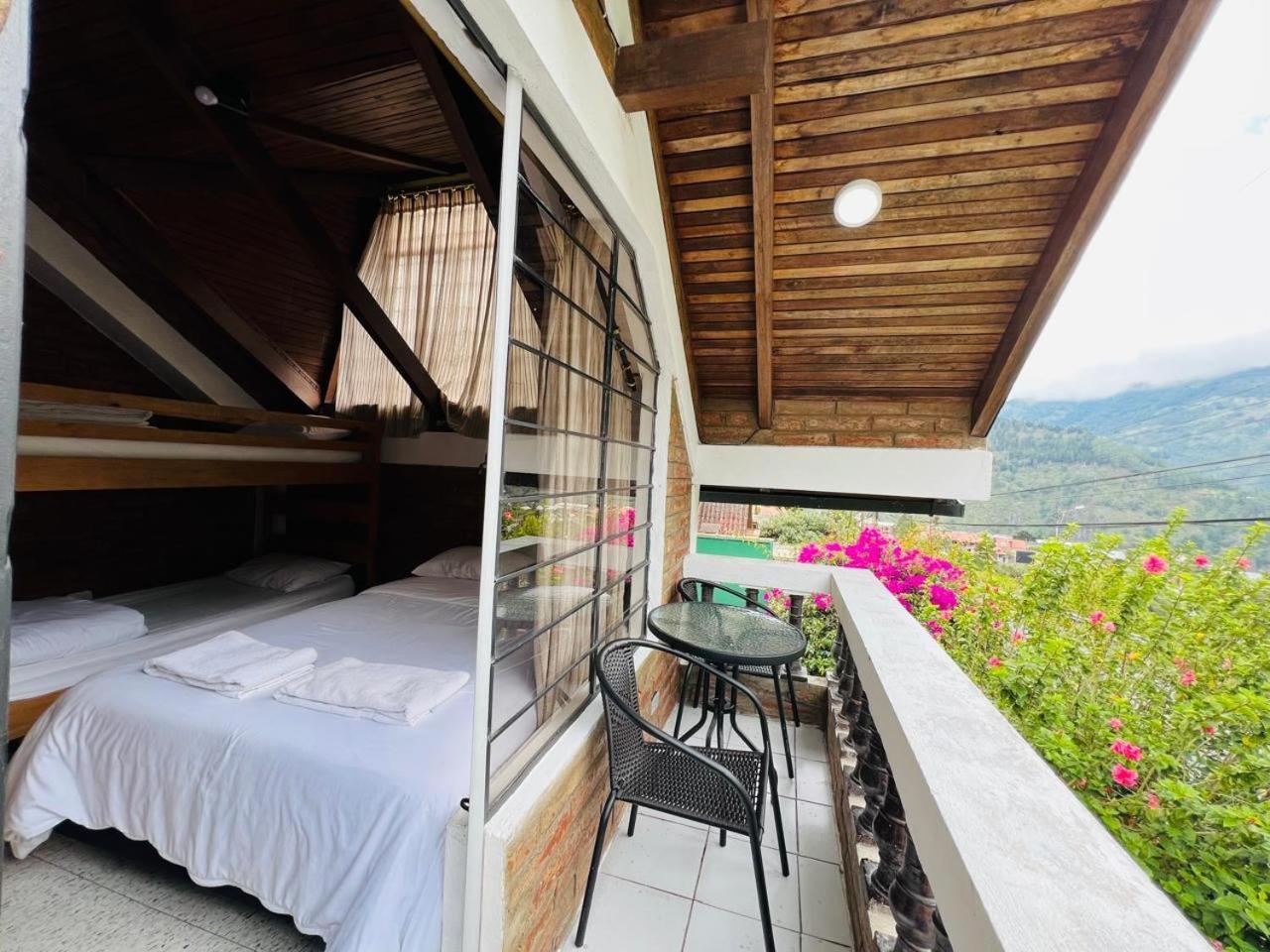 Mountain Chalet - Tungurahua Hot Springs/Aguas Termales Baños Екстериор снимка