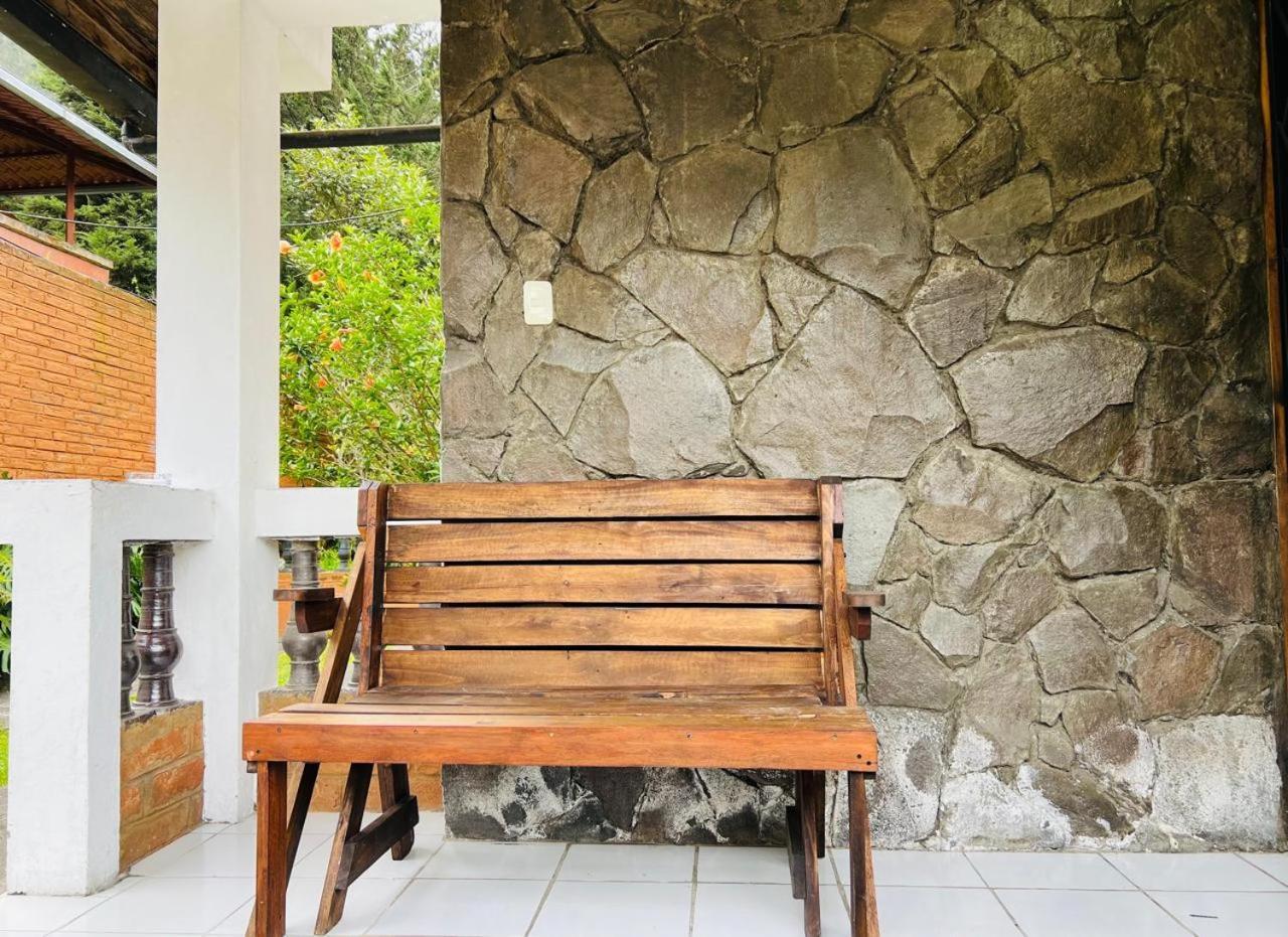 Mountain Chalet - Tungurahua Hot Springs/Aguas Termales Baños Екстериор снимка